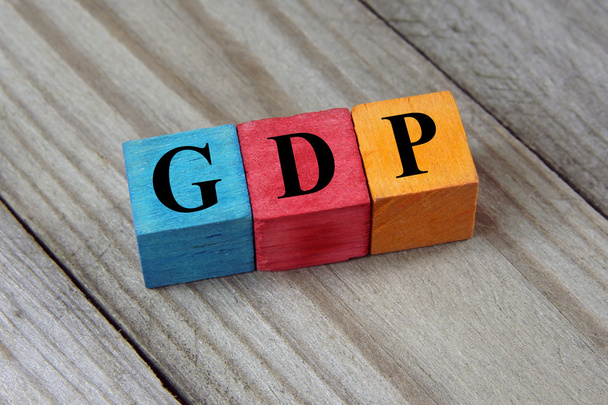 Знак ВВП (валовой внутренний продукт) на красочных деревянных кубиках
 - Фото, изображение