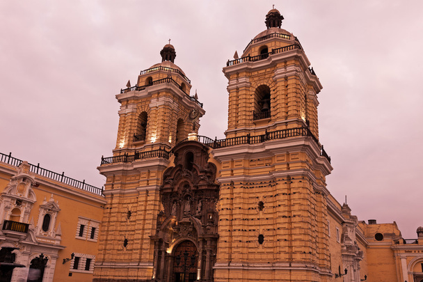 Convento De San Francisco en Lima
  - Foto, Imagen