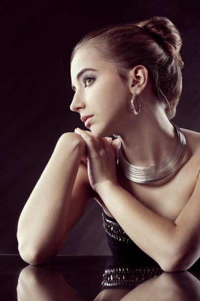 Brunette woman with jewellery - Φωτογραφία, εικόνα