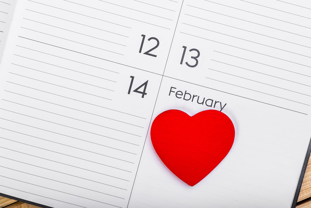 Valentines Day Theme. Heart On Calendar. - Foto, Imagen