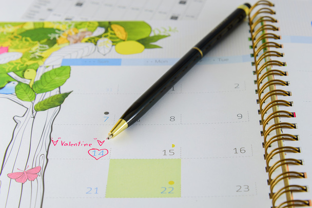 Pagina del calendario con un dettaglio del giorno di San Valentino
 - Foto, immagini