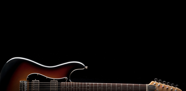 黒のエレク トリック ギターの形状 - 写真・画像