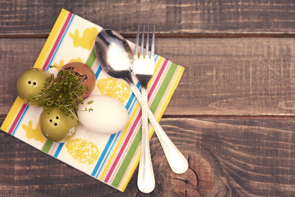 Decoración de Pascua para el desayuno
 - Foto, Imagen