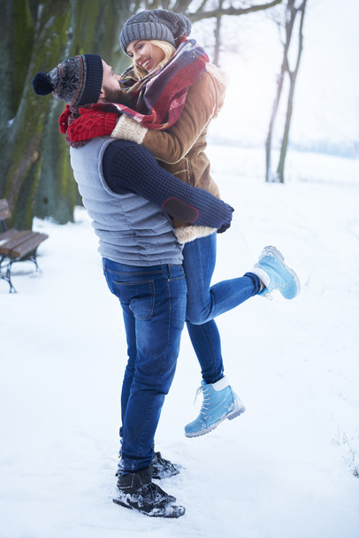 Šťastný pár v zimě den - Fotografie, Obrázek