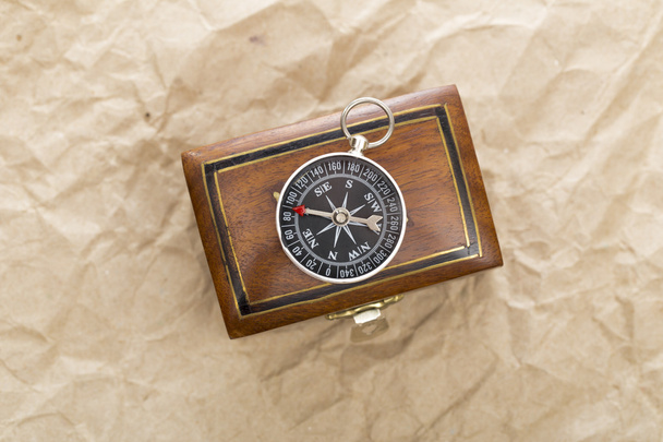 Kompass auf weißem Hintergrund - Foto, Bild