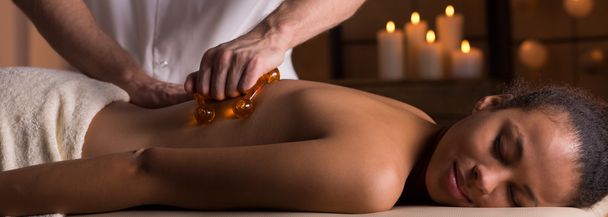 Massage in de luxe spa - Foto, afbeelding