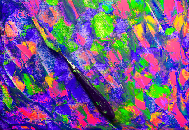 Closeup of palette and palette knife - Photo, Image