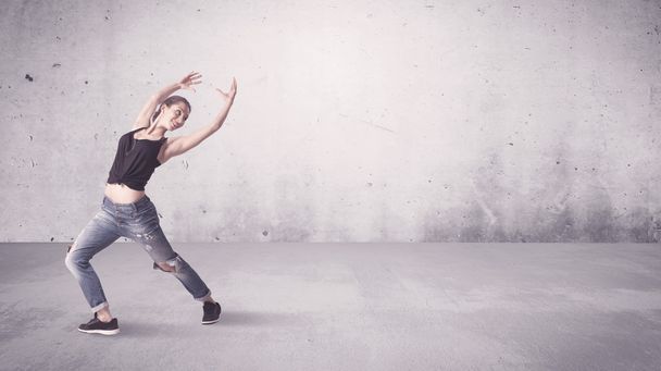 Pretty urban dancer with empty background - Fotografie, Obrázek