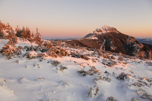 Alpine sunrise in Ceahlau - Фото, зображення