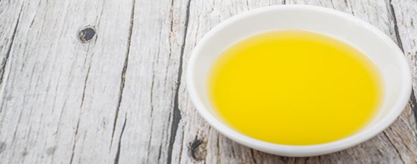 A Bowl Of Olive Oil - Foto, afbeelding