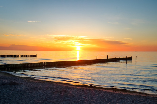 Захід сонця у морі в Німеччині - Фото, зображення