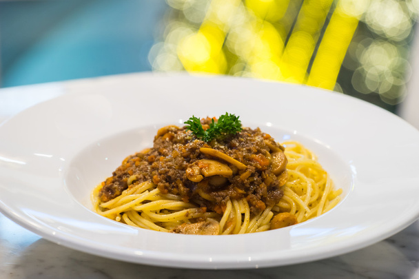 Спагетті Болоньєзе в мисці
 - Фото, зображення
