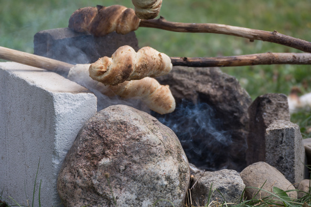 Skladem chleba se peče na táborák - Fotografie, Obrázek