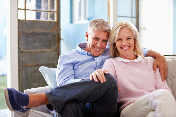 Smiling Senior Couple At Home - Foto, Bild