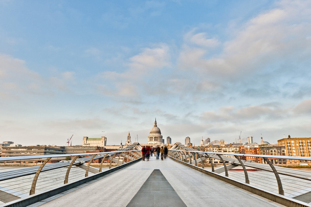 Most tisíciletí v Londýně, Anglie - Fotografie, Obrázek