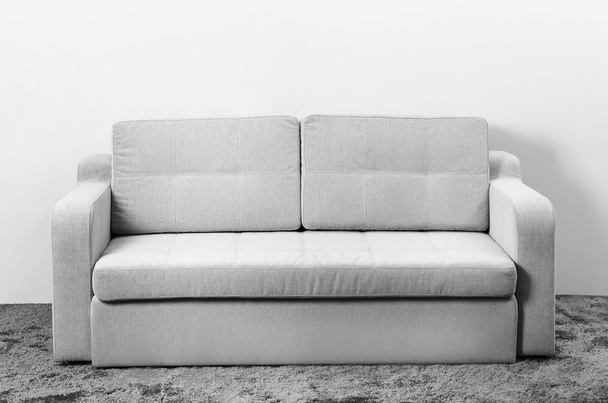 Серый удобный диван
 - Фото, изображение