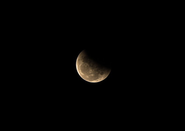 Mondfinsternis am 4. April 2015 - Foto, Bild