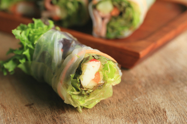 salade roll met groente  - Foto, afbeelding