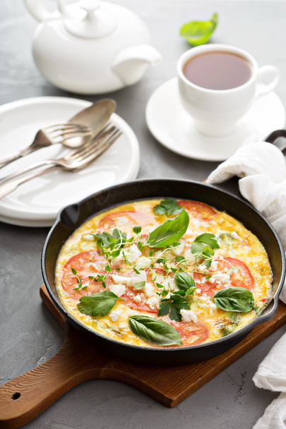 Frittata with tomatoes and feta - Foto, imagen