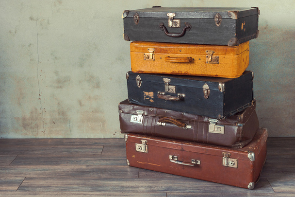 Une pile de vieilles valises - Photo, image