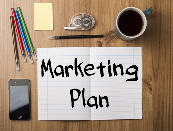 Marketing Plan -  Note Pad On Wooden Table - Foto, immagini
