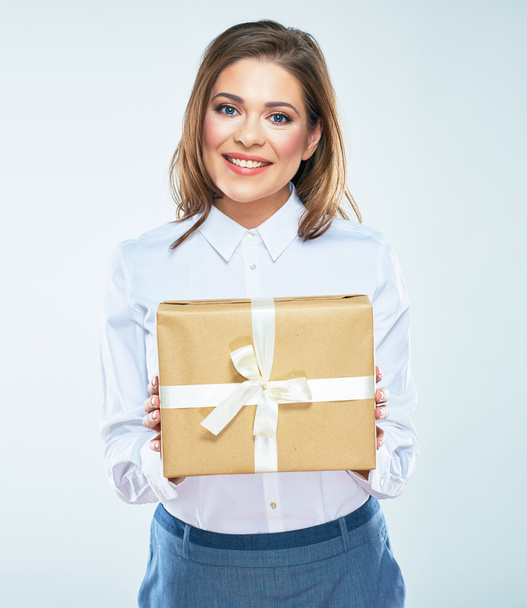 woman with gift box - Zdjęcie, obraz