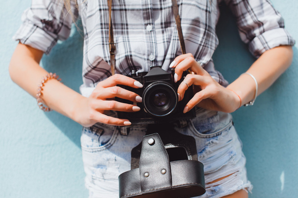 fille hipster avec caméra de film oldschool
 - Photo, image