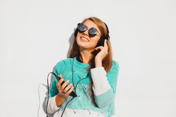 hipster woman listening music - Photo, Image