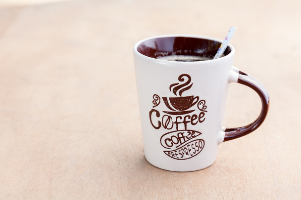 caneca de café na mesa
 - Foto, Imagem
