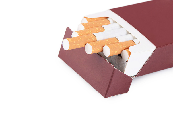 Box cigarettes isolated on a white - Foto, Bild