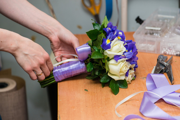 close-up of Florist at work making a wedding bouquet (shallow DO - Fotoğraf, Görsel