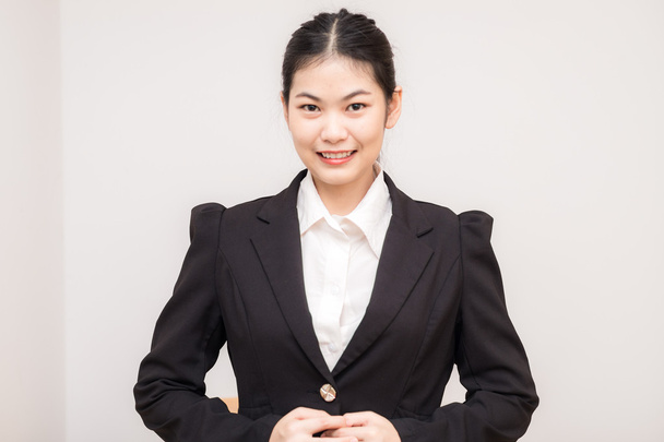 Muotokuva kaunis pukeutunut nuori aasialainen liike naiset
 - Valokuva, kuva
