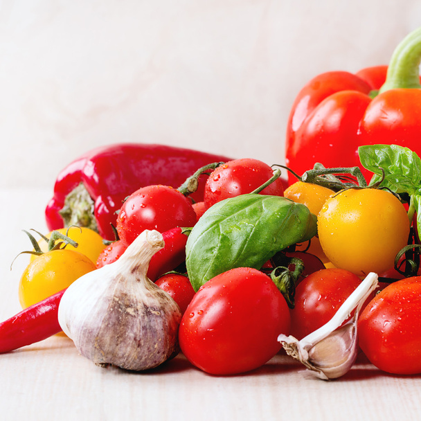 Assortment of tomatoes and vegetables - Φωτογραφία, εικόνα