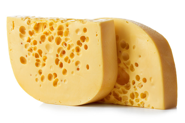 Käse in Großaufnahme isoliert auf weißem Hintergrund. - Foto, Bild
