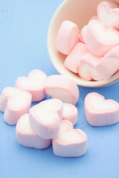 Pink heart shape of marshmallow with filter effect retro vintage - Фото, изображение