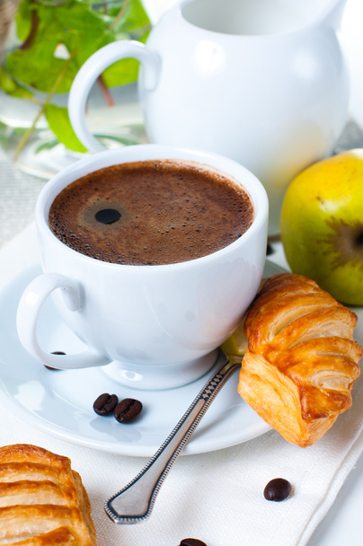 Завтрак, кофе и выпечка вблизи
 - Фото, изображение