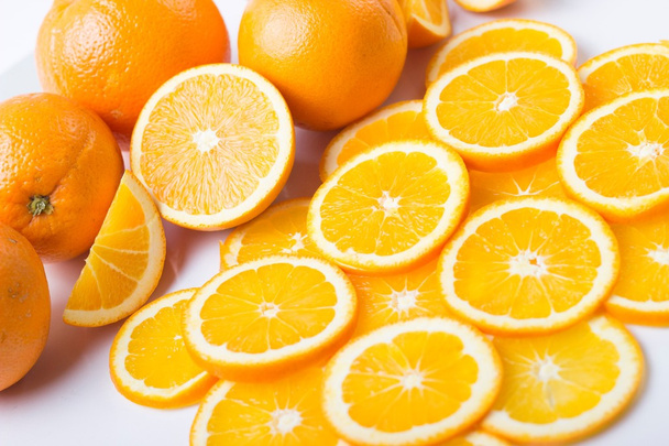 Piezas de naranja aisladas
 - Foto, imagen