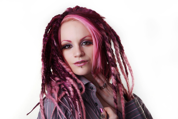 Ritratto di donna con capelli dreadlocks
 - Foto, immagini