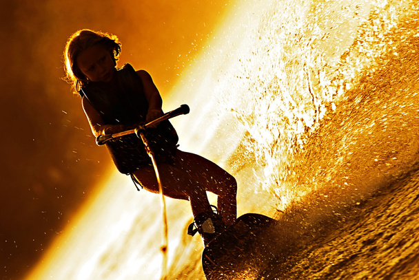 Chica wakeboarding silueta
 - Foto, Imagen
