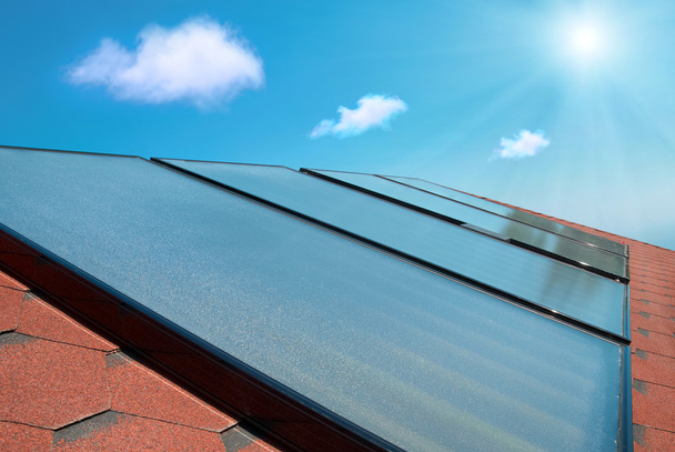 Painéis solares no telhado - Foto, Imagem