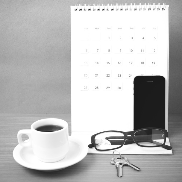 coffee,phone,eyeglasses,calendar and key - Foto, afbeelding