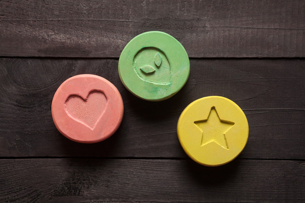 Pillole o compresse di ecstasy - Droga
 - Foto, immagini