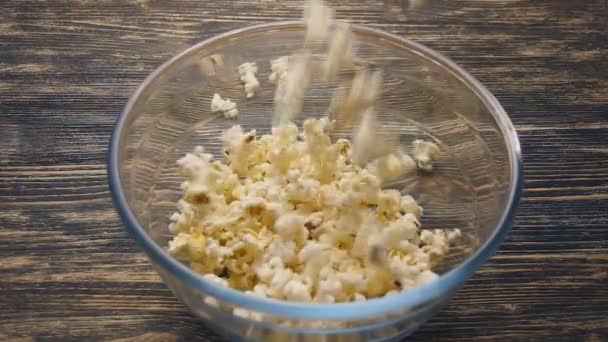 Popcorn ömlött a lassú mozgás - Felvétel, videó