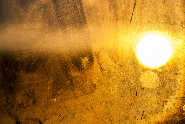 Generico sfondo astratto di luce solare attraverso sporca finestra di vetro
. - Foto, immagini