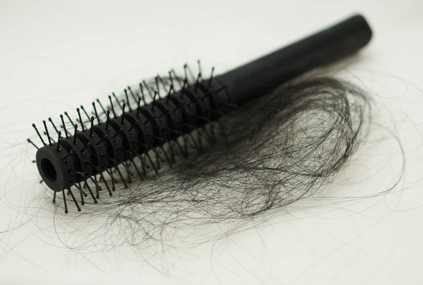 Кисть с выпадением волос
 - Фото, изображение