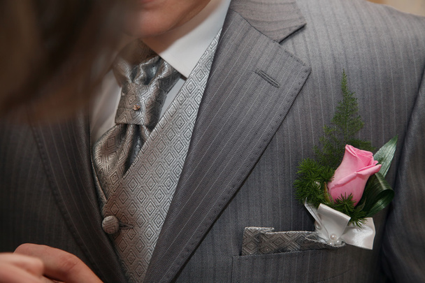 Κοστούμι γαμπρού αυξήθηκε γαμήλια εσωτερικη - Φωτογραφία, εικόνα