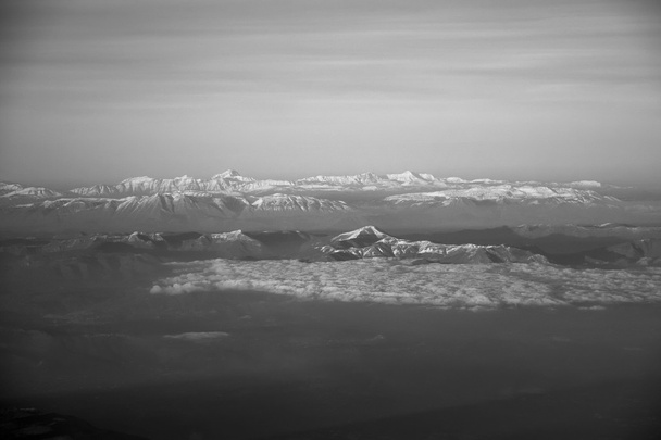 Italia, vista aérea de las montañas de los Apeninos centrales
 - Foto, imagen
