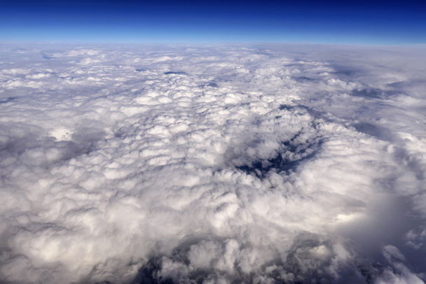 Италия, воздушный вид на облака в небе
 - Фото, изображение