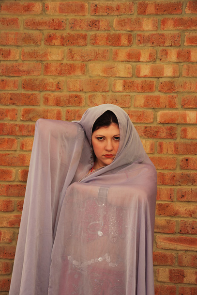 Belly dancer in veil - Valokuva, kuva