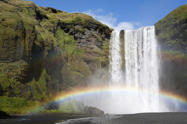 Regenbogen am Wasserfall - Foto, Bild